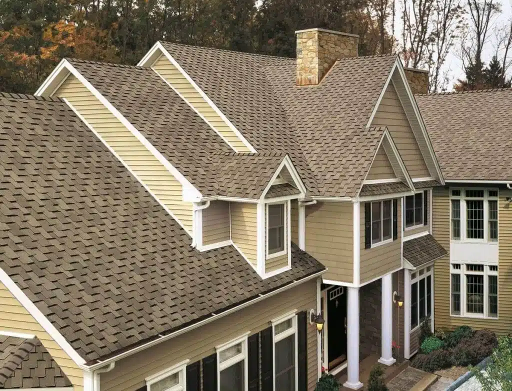 Asphalt Shingles on a Traditional Home with Vinyl Siding 1200x916 1